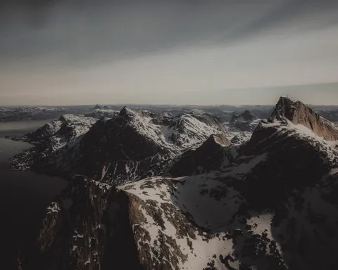 Travel & Destination – frame 04