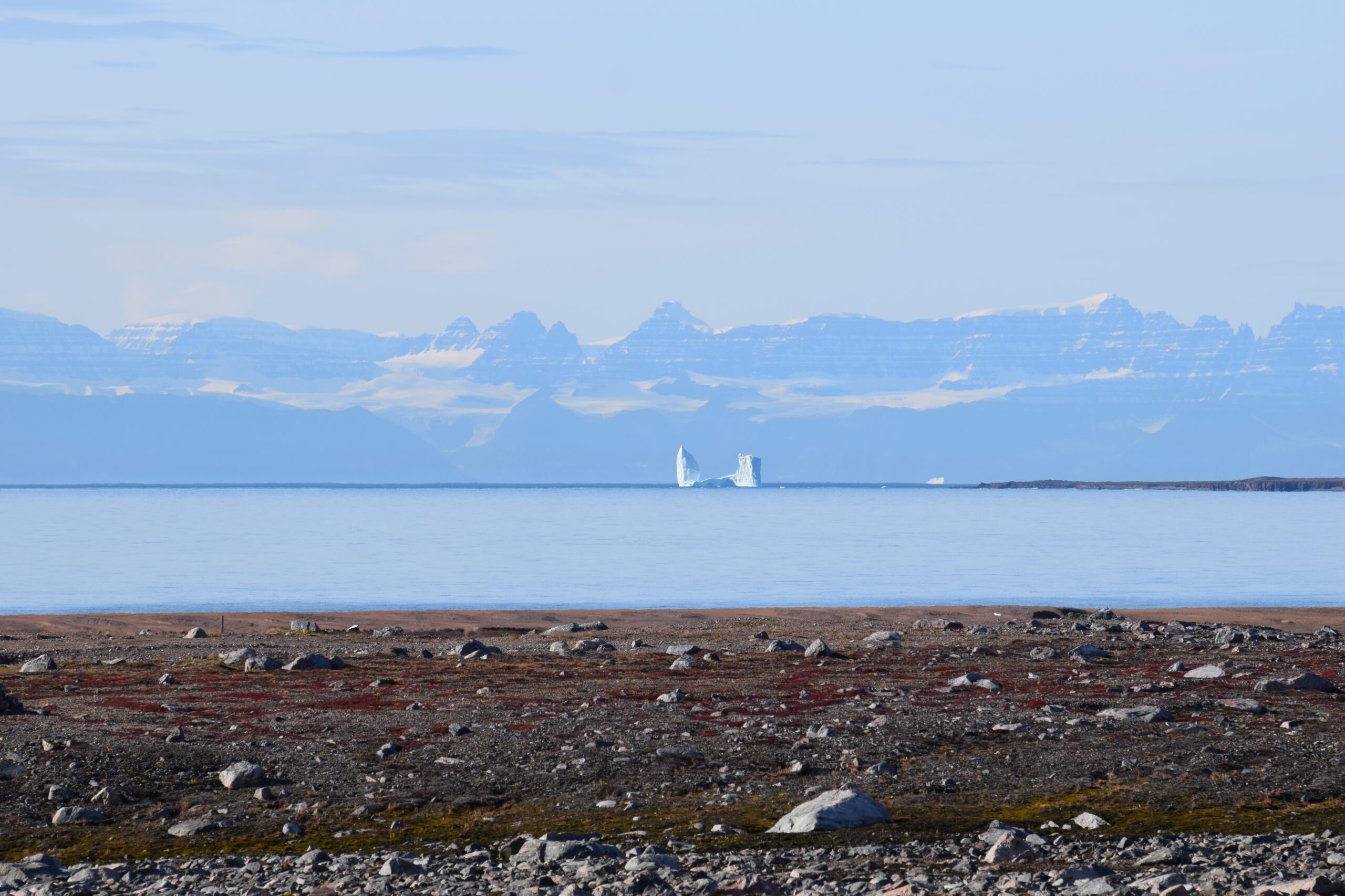 Magnificent view over mountain range outside Ittoqqortoormiit. Photo by Axel G. Hansen - Visit East Greenland