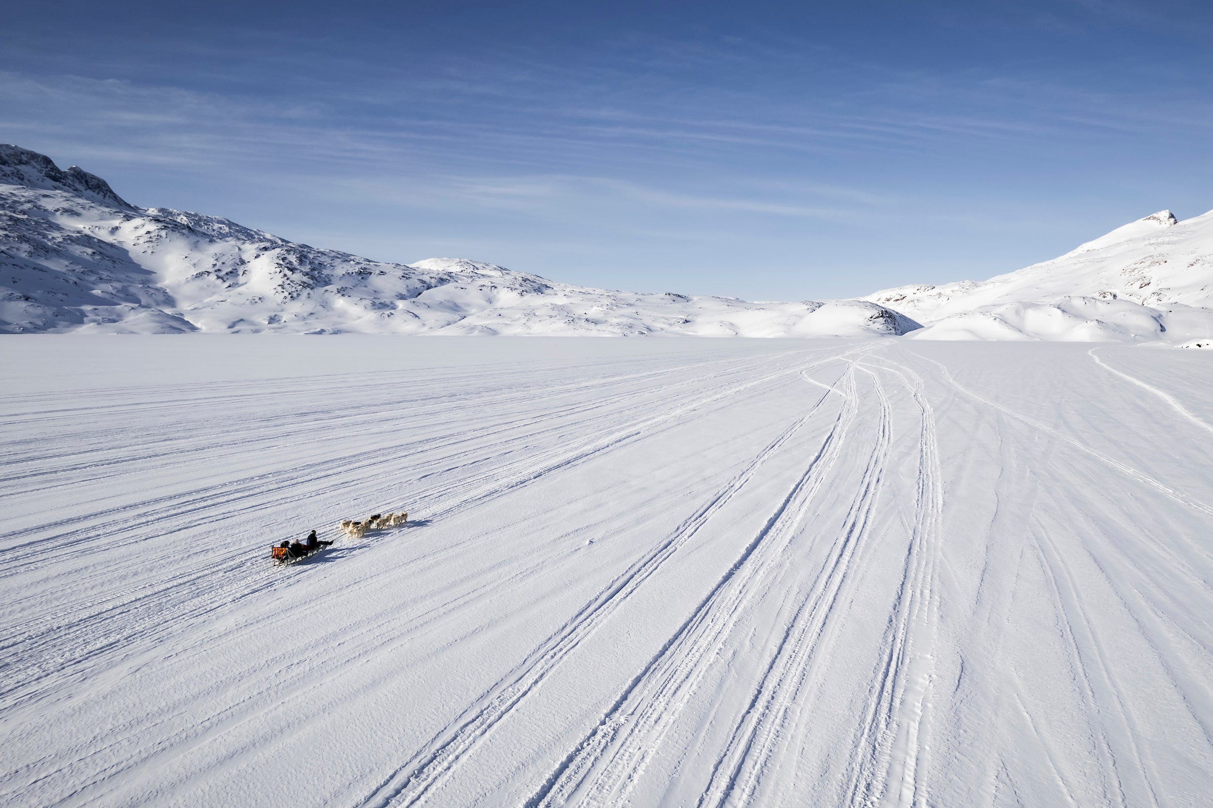 Dogsledding in the east - Photo by Aningaaq Rosing Carlsen - Visit Greenland
