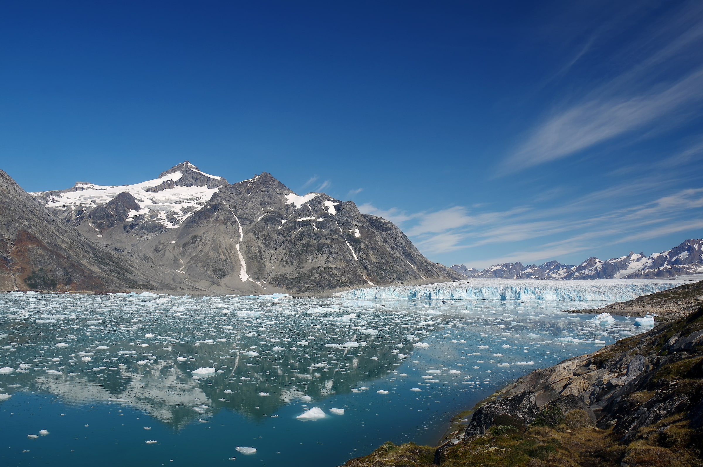 Knud Rasmussen glacier in summer. Photo by Reinhard Pantke - Visit Greenland
