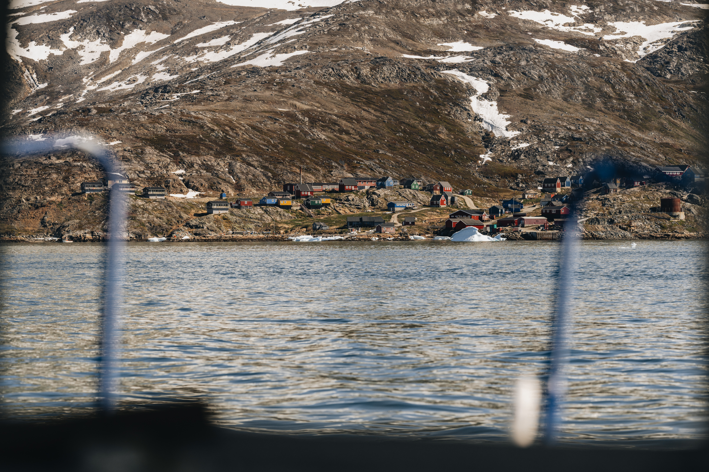 Kuummiut seen from a boat. Photo by Filip Gielda