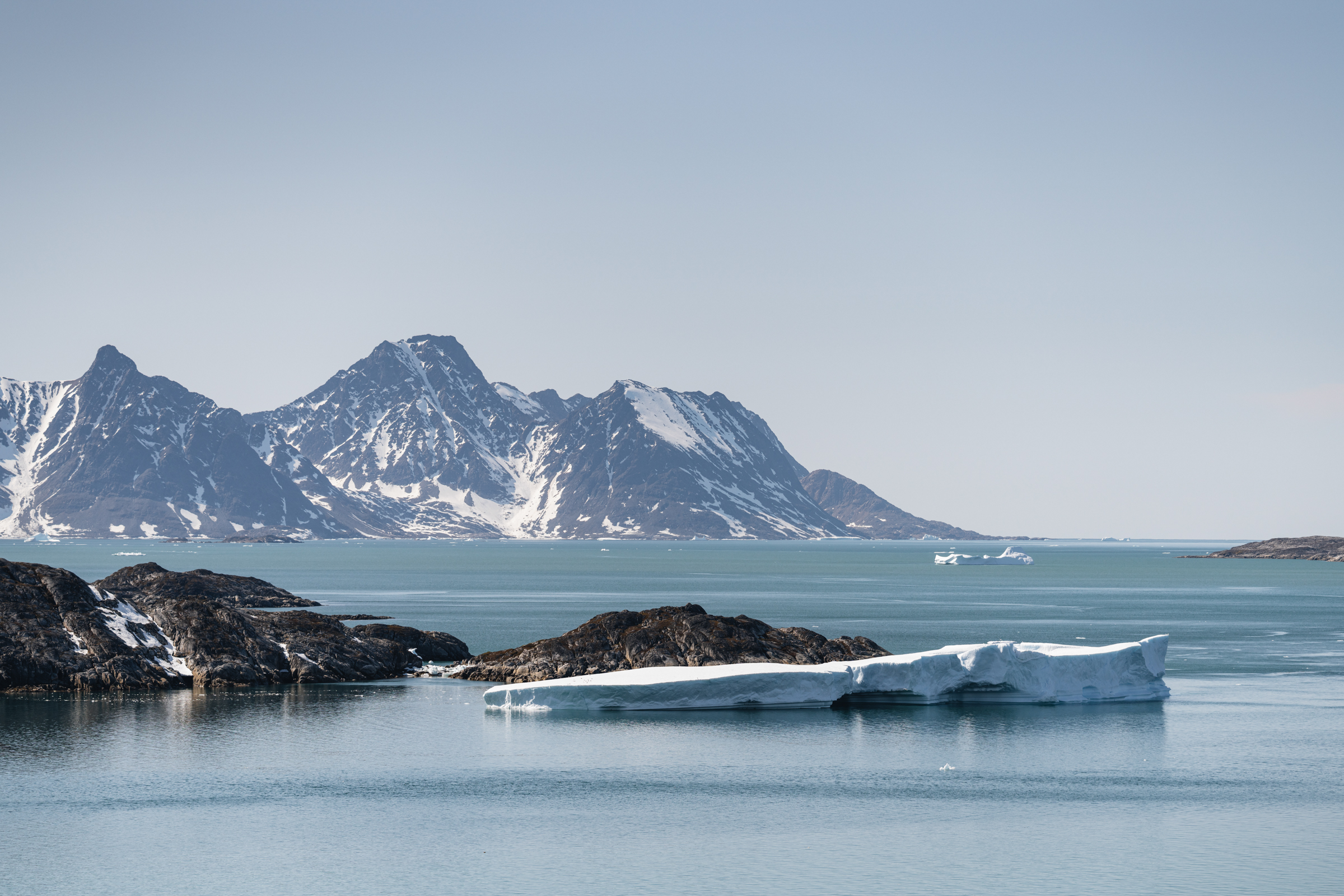A big iceberg seen just outside Kuummiut. Photo by Filip Gielda