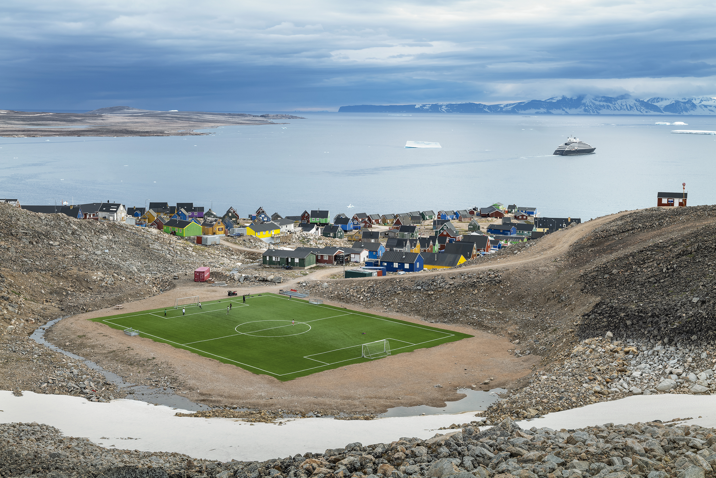 Ittoqqortoormiit town view - Photo by Carsten Egevang - Vist East Greenland